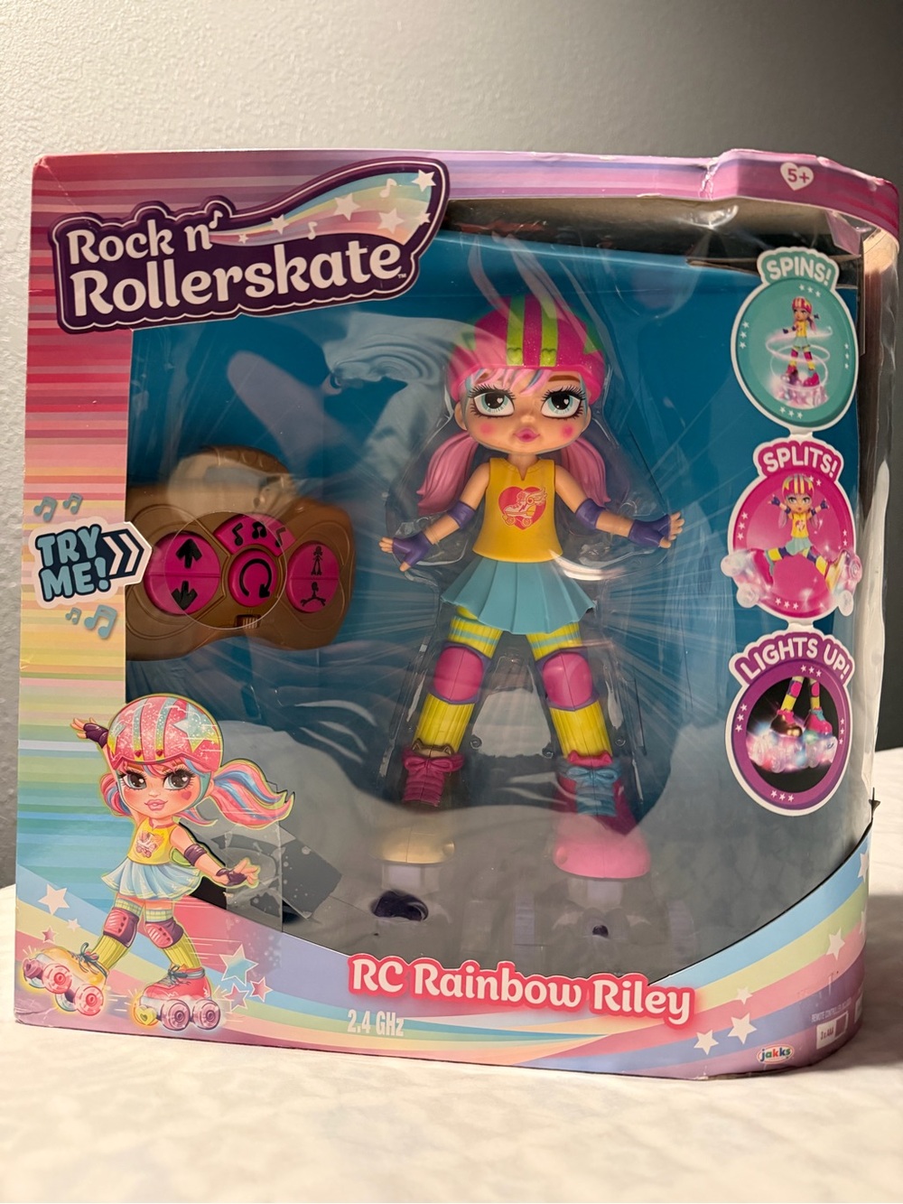 Rock n' Rollerskate RC Rainbow Riley Doll - Pink & Multicolor